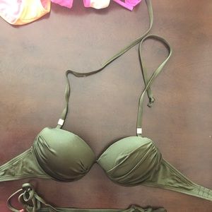 Victoria’s Secret top